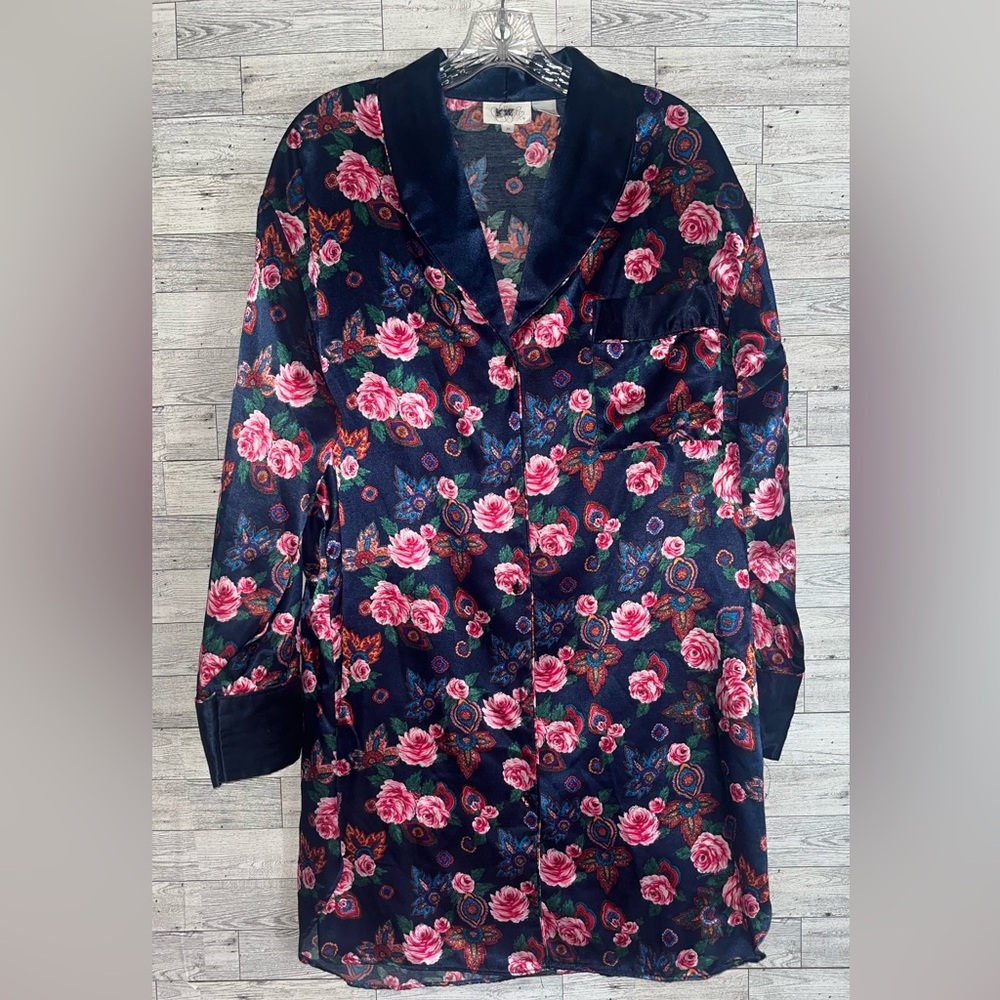 Size medium pajama sleep shirt (vintage)